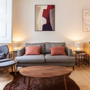  Apartamento Flh Praca Rossio Contemporary Flat Portugal